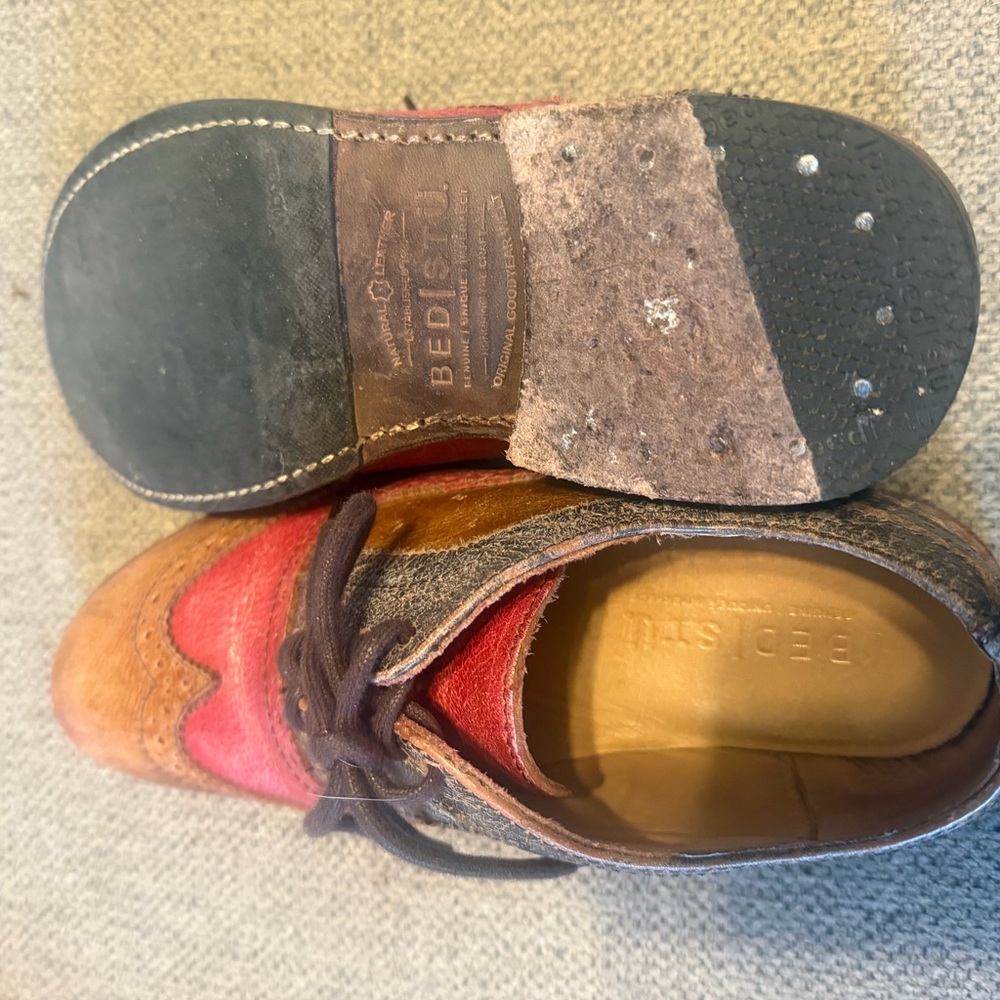 BedStu Brown and Red Wingtip Oxford Shoes - Picture 4 of 4